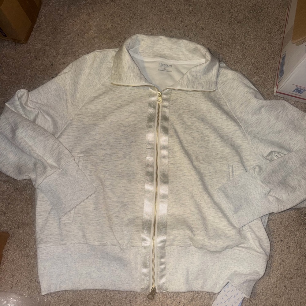 Cozy Cream Full-Zip Golf Jacket - Picture 6 of 10